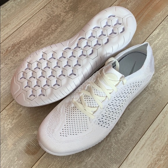 NWT Nike FREE RN Flyknit triple white - Picture 7 of 7